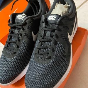 NEW Nike running shoes